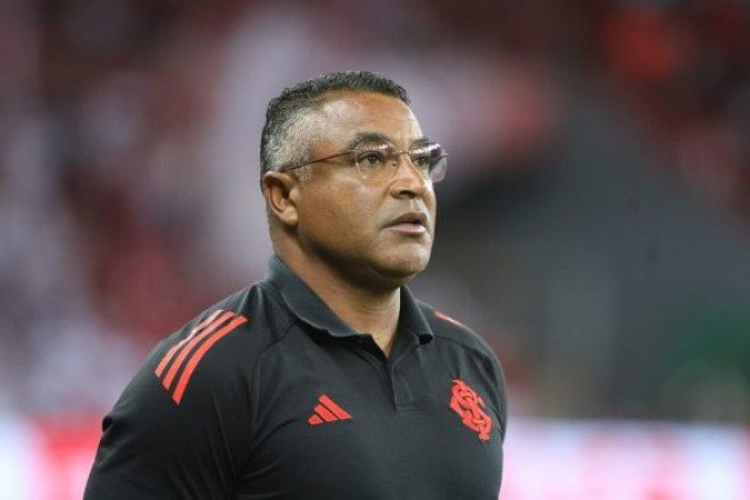 ROGER MACHADO - Mesmo com muitos desfalques e jogadores poupados, poderia ter montado um Internacional mais competitivo. Atravessa o momento mais instÃ¡vel Ã  frente do Inter - Nota 5,0   Ricardo Duarte/Internacional