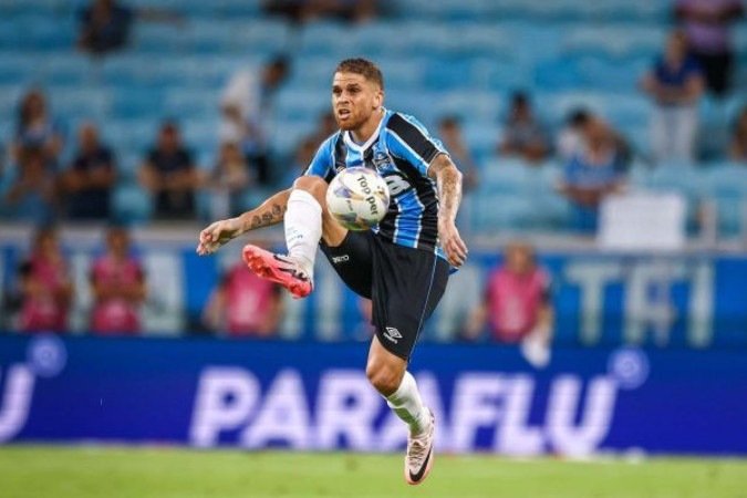 Cuéllar em ação pelo Imortal nesta temporada - (crédito: Foto: Lucas Uebel/Grêmio FBPA) Cuéllar em ação pelo Imortal nesta temporada - (crédito: Foto: Lucas Uebel/Grêmio FBPA)