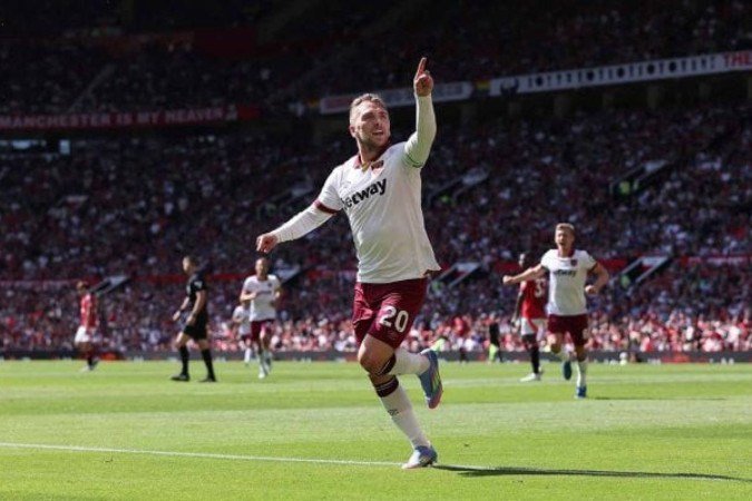 Bowen, do West Ham, sai em disparada para festejar o seu gol no Old Trafford -  (crédito: Foto: Alex Livesey / Getty Images)
