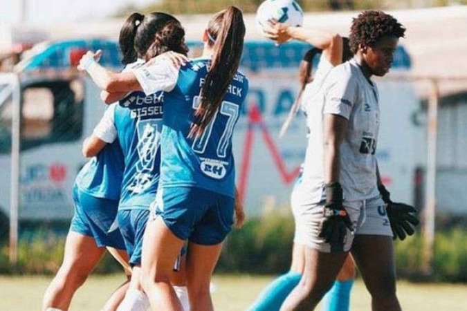 Cruzeiro lidera o Brasileirão Feminino - (crédito: Twitter/Cruzeiro) Cruzeiro lidera o Brasileirão Feminino - (crédito: Twitter/Cruzeiro)