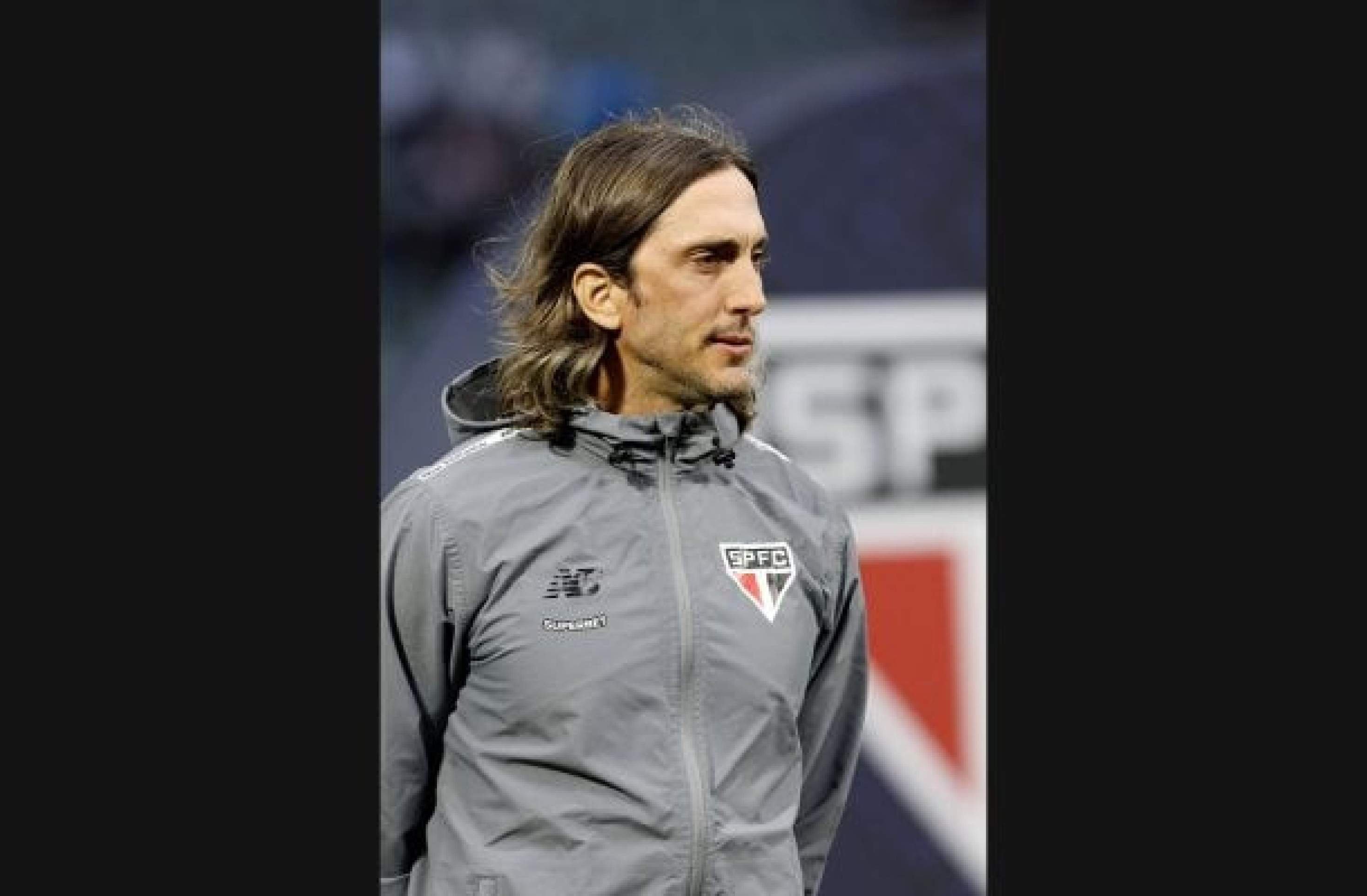 Zubeldía avalia que São Paulo fez bom jogo com os recursos disponíveis