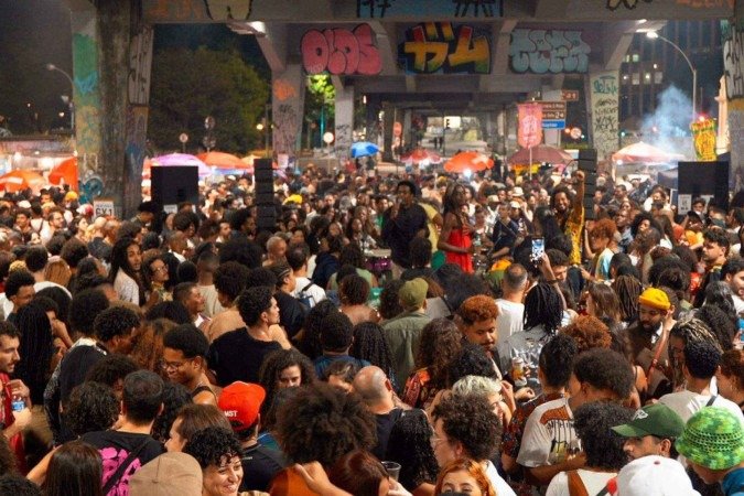 Samba do Arco agita o Viaduto Santa Tereza nesta segunda (12) - (crédito: Uai Turismo) Samba do Arco agita o Viaduto Santa Tereza nesta segunda (12) - (crédito: Uai Turismo)