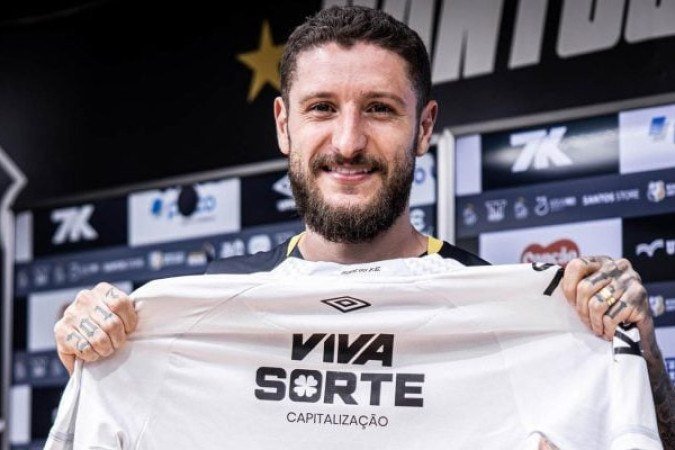 ZÉ RAFAEL - Enfim estreou pelo Santos, mas pouco conseguiu fazer na partida. Nota: 5 - Foto: Divulgação/ Santos