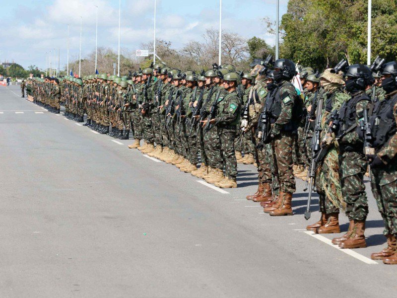 Militar tinha acesso privilegiado a sistemas e dependências oficiais, sem a necessidade de prestar justificativas a superiores -  (crédito: Isac Nobrega/PR)