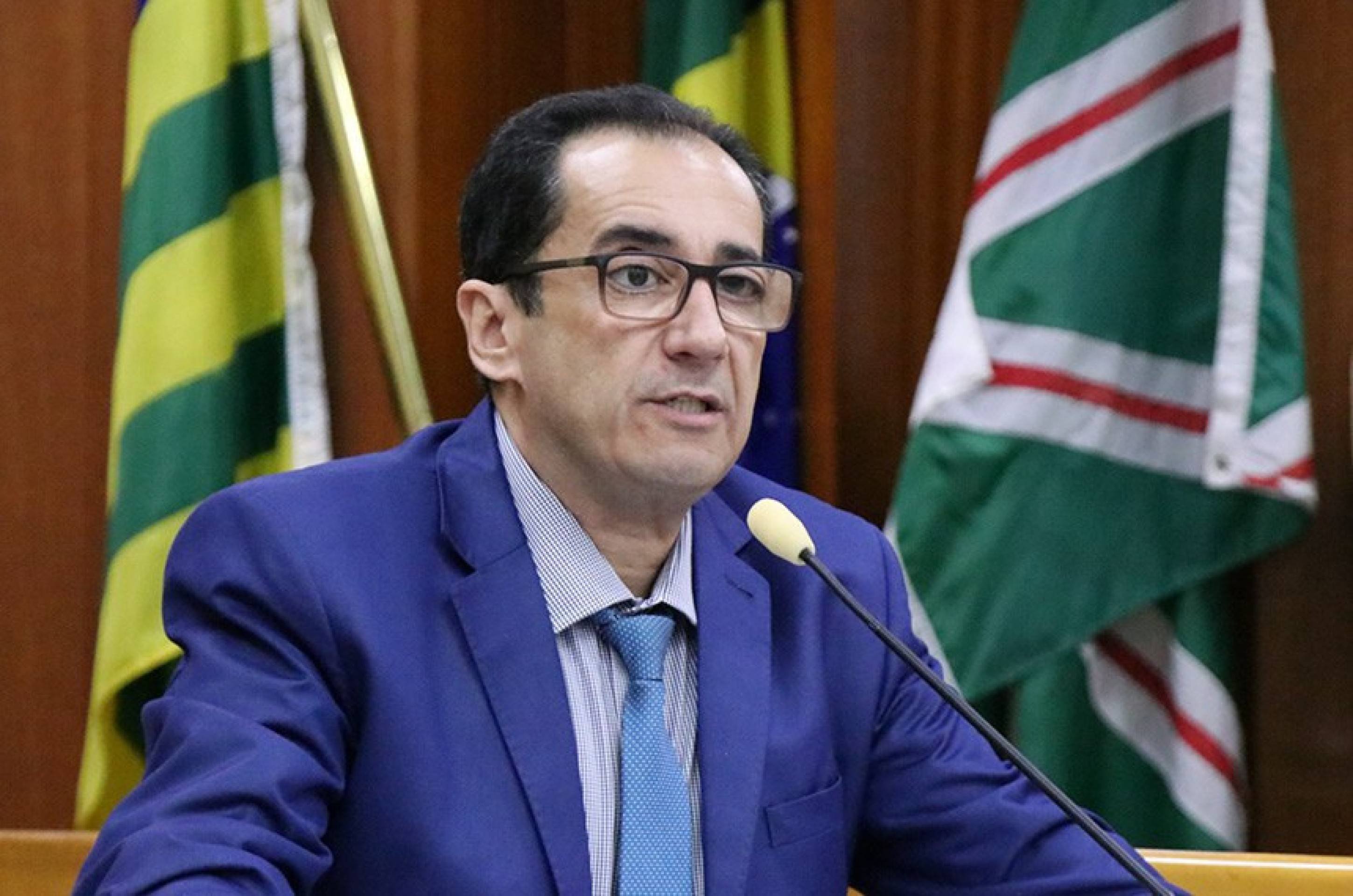 Senador Jorge Kajuru critica Wanessa e Zezé di Camargo: 