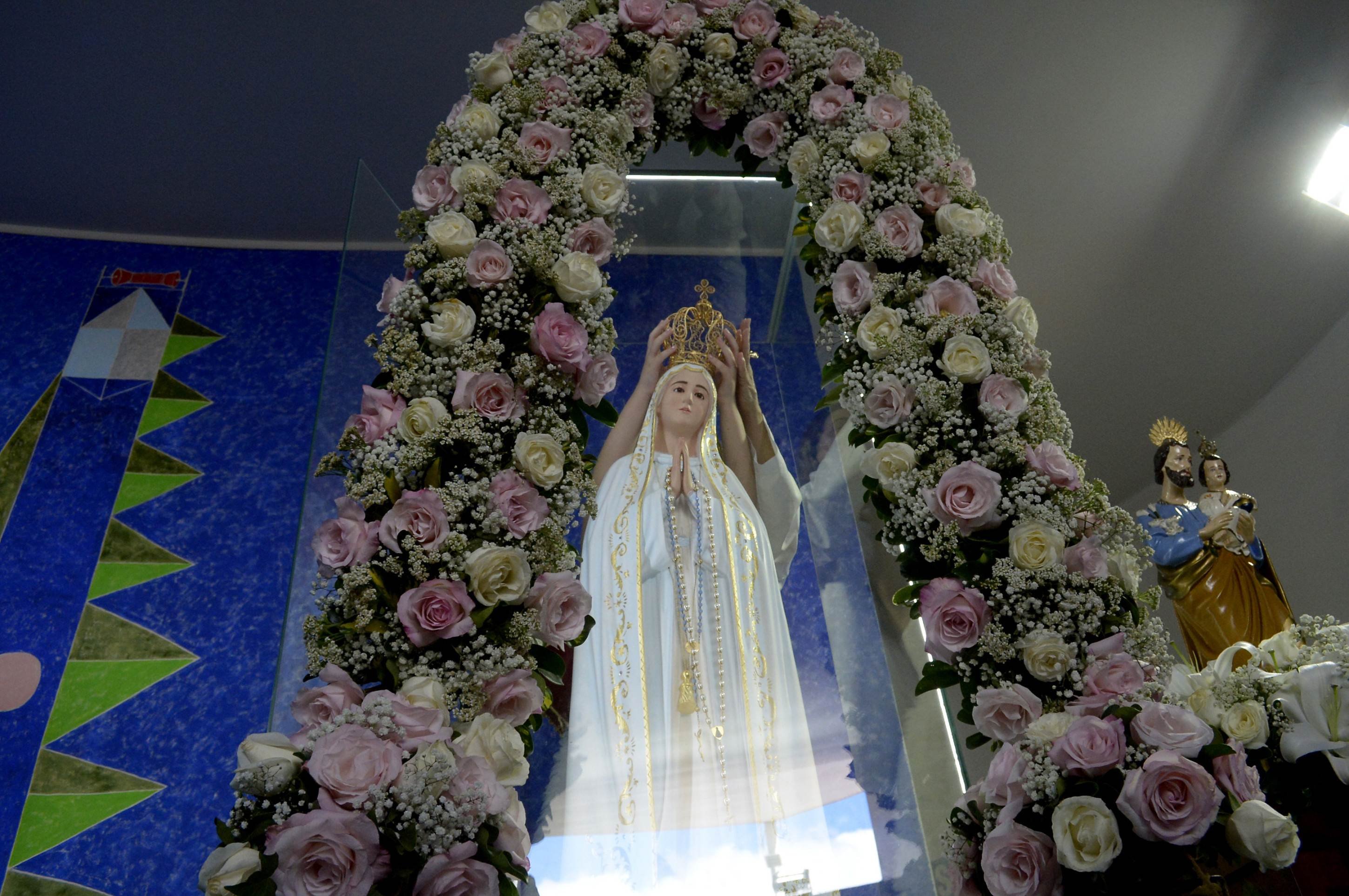 13 de maio, dia de reverenciar Nossa Senhora de Fátima 13 de maio, dia de reverenciar Nossa Senhora de Fátima