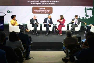  13/05/2025 Ed Alves CB/DA Press. Os Desafios da Agenda de Minerais Estrategicos para o Brasil. PAINEL 01Fernando Azevedo - Ze Silva - Larissa Rodrigues e Ricardo Sennes.  -  (crédito:  Ed Alves CB/DA Press)