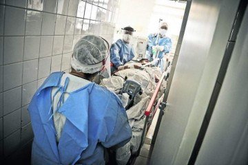 Profissionais de saúde que ultrapassam os limites na carga horária são obrigados a conviver com as consequências  -  (crédito: CB Press)