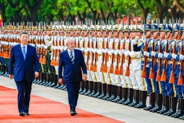 Lula e Xi Jinping realizaram uma reunião bilateral hoje em Pequim, onde assinaram cerca de 20 acordos de cooperação entre Brasil e China -  (crédito:  Ricardo Stuckert/PR)