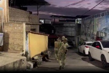 Operação no Complexo da Maré foi conduzida pelo Bope e pela Subsecretaria de Inteligência da Polícia Militar -  (crédito: Divulgação/PMERJ)