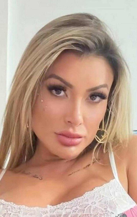 Andressa Urach revela fortuna que já ganhou em 1 ano como atriz pornô: 'Recuperei os R$ 2 milhões' -  (crédito: Observatorio dos Famosos)