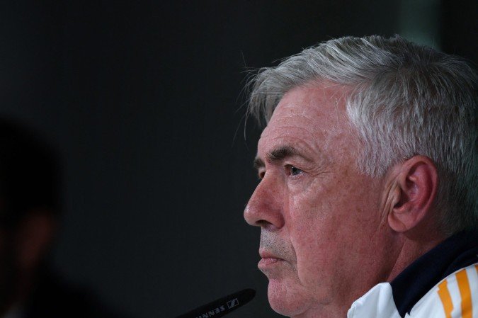 Real Madrid?s Italian coach Carlo Ancelotti gives a press conference at Real Madrid Sports City in Valdebebas ahead of their Liga football match against Mallorca, in Madrid on May 13, 2025. (Photo by Thomas COEX / AFP)
- (crédito: Thomas Coex/ AFP) Real Madrid?s Italian coach Carlo Ancelotti gives a press conference at Real Madrid Sports City in Valdebebas ahead of their Liga football match against Mallorca, in Madrid on May 13, 2025. (Photo by Thomas COEX / AFP)
- (crédito: Thomas Coex/ AFP)