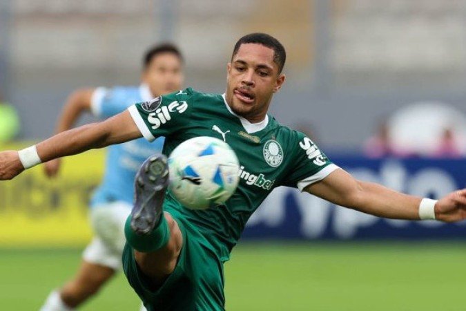 VITOR ROQUE - Herói do jogo. Em um grande momento da temporada, apareceu muito bem na jogada de seu gol. Primeiro, construiu muito bem pela esquerda, até tocar para Maurício. Depois, teve uma grande visão de jogo para não ficar impedimento e anotar o gol da vitória. Nota: 7 - Foto: Cesar Greco/Palmeiras