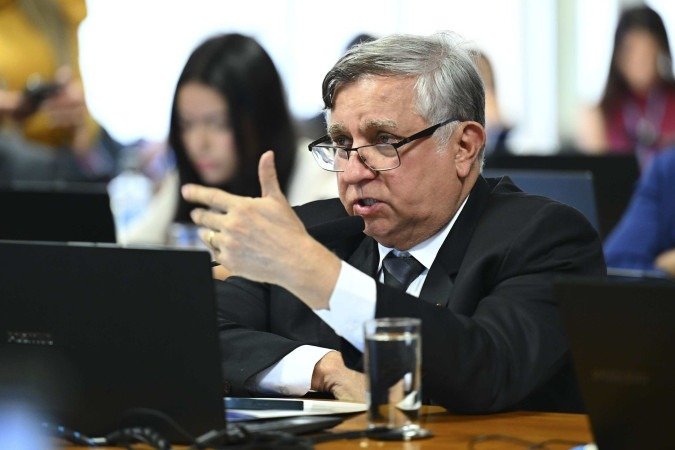 Izalci afirmou que o depoimento de Virgínia é uma peça importante para subsidiar o trabalho da comissão - (crédito: Andressa Anholete/Agência Senado) Izalci afirmou que o depoimento de Virgínia é uma peça importante para subsidiar o trabalho da comissão - (crédito: Andressa Anholete/Agência Senado)