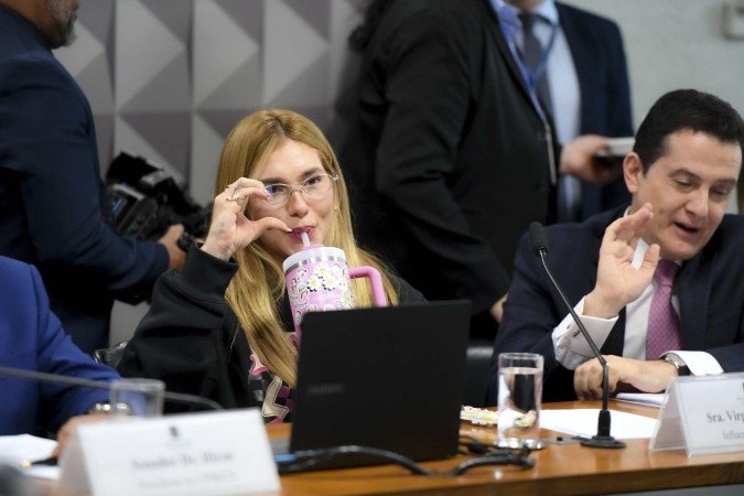 Virgínia disse aos senadores que não tem como prestar auxílio aos seguidores dela, que pedem socorro por endividamentos provocados pelas apostas on-line - (crédito: Edilson Rodrigues/Agência Senado) Virgínia disse aos senadores que não tem como prestar auxílio aos seguidores dela, que pedem socorro por endividamentos provocados pelas apostas on-line - (crédito: Edilson Rodrigues/Agência Senado)