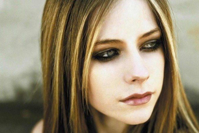 A parceria de Avril Lavigne com Simple Plan em ‘Young & Dumb’ - (crédito: TMJBrazil) A parceria de Avril Lavigne com Simple Plan em ‘Young & Dumb’ - (crédito: TMJBrazil)