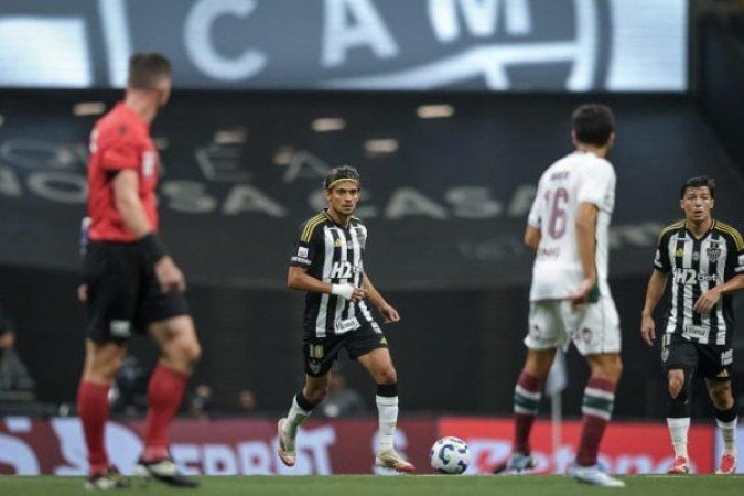 GUSTAVO SCARPA: Muito bem visado, marcado pela equipe do Fluminense, principalmente por Martinelli. Quando teve liberdade achou bons passes e conseguiu progredir ao ataque, sendo perigoso a meta de Fábio. NOTA: 6,0. Foto: Pedro de Souza/Atlético