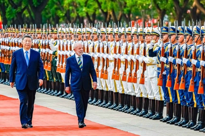 Lula e Xi Jinping realizaram uma reunião bilateral hoje em Pequim, onde assinaram cerca de 20 acordos de cooperação entre Brasil e China - (crédito: Ricardo Stuckert/PR) Lula e Xi Jinping realizaram uma reunião bilateral hoje em Pequim, onde assinaram cerca de 20 acordos de cooperação entre Brasil e China - (crédito: Ricardo Stuckert/PR)