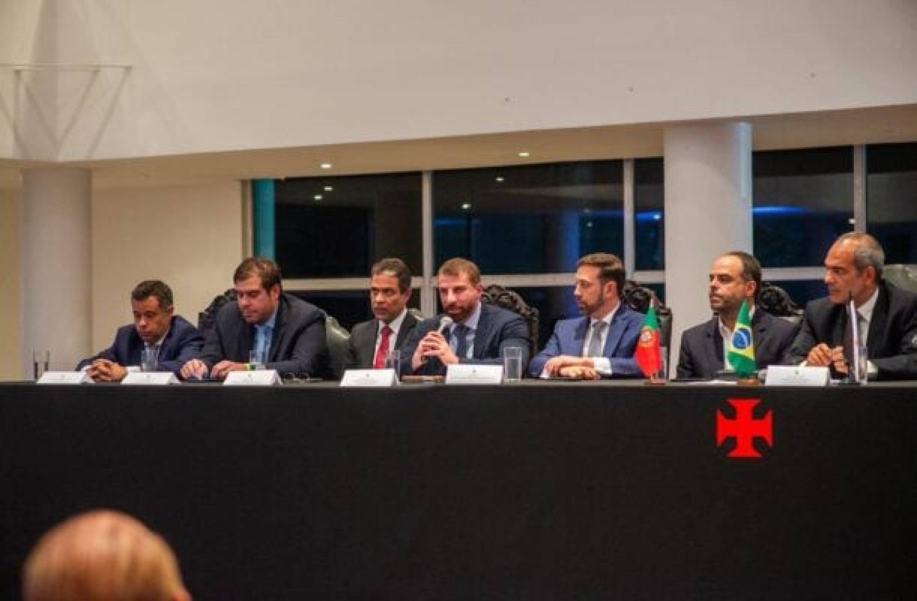 Grupo de sócios pede apuração de possível conflito de interesses no Vasco Grupo de sócios pede apuração de possível conflito de interesses no Vasco