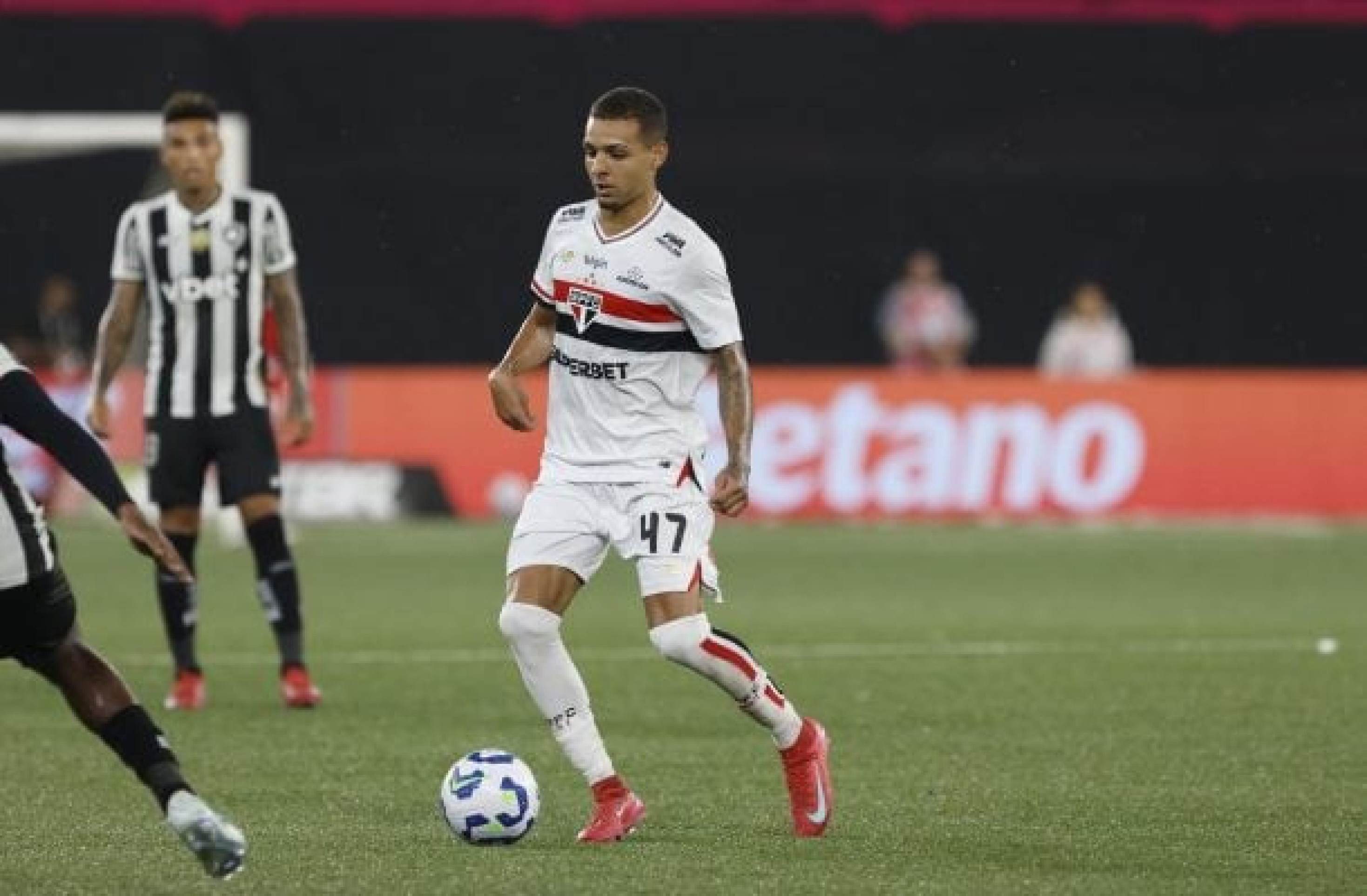 Matheus Alves entra na mira da Europa em meio a sequência no São Paulo