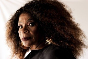 Zezé Motta na peça Vou fazer de mim um mundo