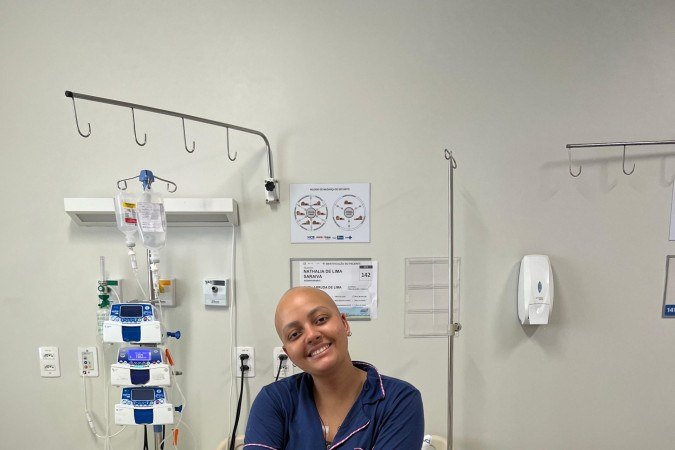 Por ser um tipo de câncer raro, Nathalia precisou fazer parte do tratamento no exterior 