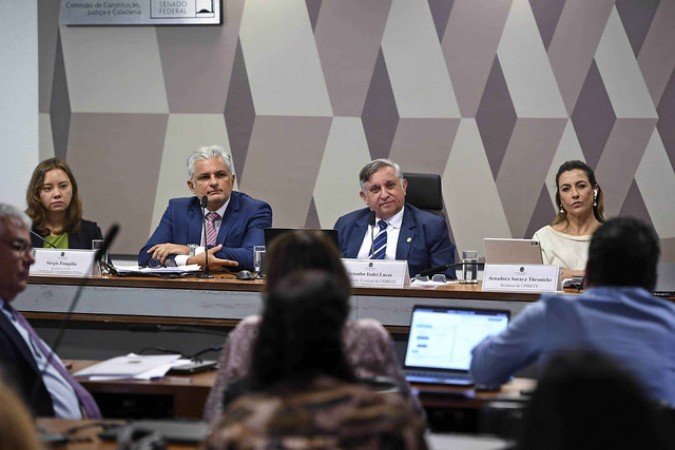 Durante sessão nesta terça-feira (14/5), os parlamentares apontaram que o STF tem impedido depoimentos importantes e, com isso, comprometido o andamento das investigações.
- (crédito: Edilson Rodrigues/Agência Senado) Durante sessão nesta terça-feira (14/5), os parlamentares apontaram que o STF tem impedido depoimentos importantes e, com isso, comprometido o andamento das investigações.
- (crédito: Edilson Rodrigues/Agência Senado)