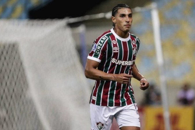 FUENTES – Teve alguns lampejos no ataque, incluindo uma boa cobrança de escanteio que Everaldo quase converteu. No entanto, foi menos efetivo que Samuel Xavier pelo lado oposto. Nota: 6,0. Foto: Lucas Merçon e Marcelo Gonçalves