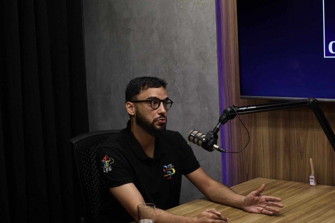  14/05/2025 Bruna Gaston CB/DA Press. Podcast, entrevistado Thiago Luniere, diretor de quadrilhas juninas do DF. Apresentadores José Carlos Vieira e Mariana Saraiva
      