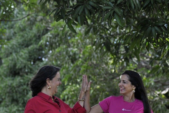  13/05/2025. Crédito: Minervino Júnior/CB/D.A Press. Brasil.  Brasilia - DF. Tratamento humanizado do câncer Adriana Barbosa e Joana Jeker (rosa).