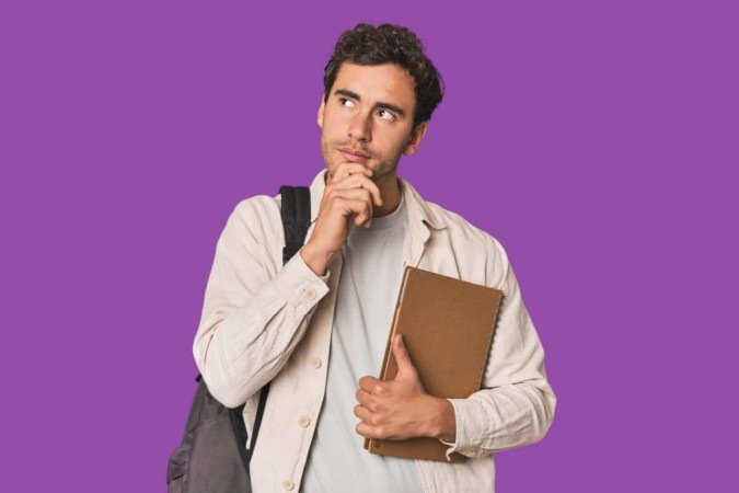 Preparação para o novo modelo de redação da Fuvest pode reduzir a dificuldade dos candidatos (Imagem: Asier Romer | Shutterstock) - (crédito: EdiCase) Preparação para o novo modelo de redação da Fuvest pode reduzir a dificuldade dos candidatos (Imagem: Asier Romer | Shutterstock) - (crédito: EdiCase)