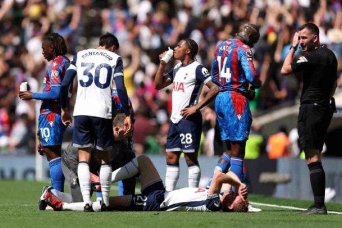 Kulusevski se machucou ainda no primeiro tempo da partida contra o Crystal Palace, pela Premier League - (crédito: Foto: Julian Finney/Getty Images) Kulusevski se machucou ainda no primeiro tempo da partida contra o Crystal Palace, pela Premier League - (crédito: Foto: Julian Finney/Getty Images)