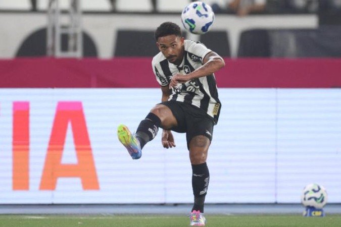 VITINHO - Acertou um belo cruzamento que terminou em cabeçada de Igor Jesus na trave. No entanto, errou mais do que acertou tecnicamente. Na defesa, transmitiu segurança, mas caiu de rendimento no segundo tempo, assim como todo o time - Nota 6,0 - Vitor Silva/Botafogo