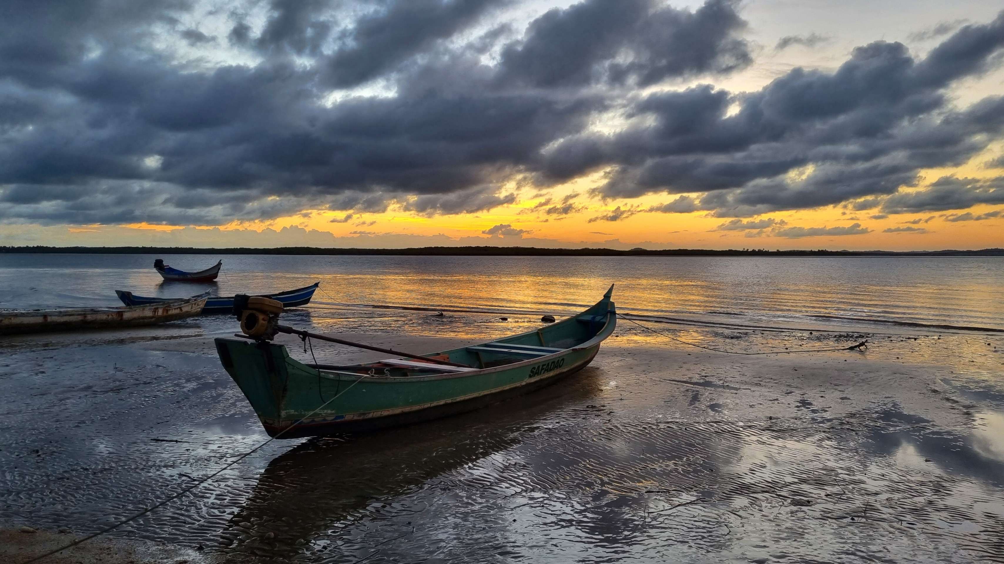 O ator e produtor Josuel Junior e o artista visual Arthur Scovino no projeto Expedição Mangue Seco