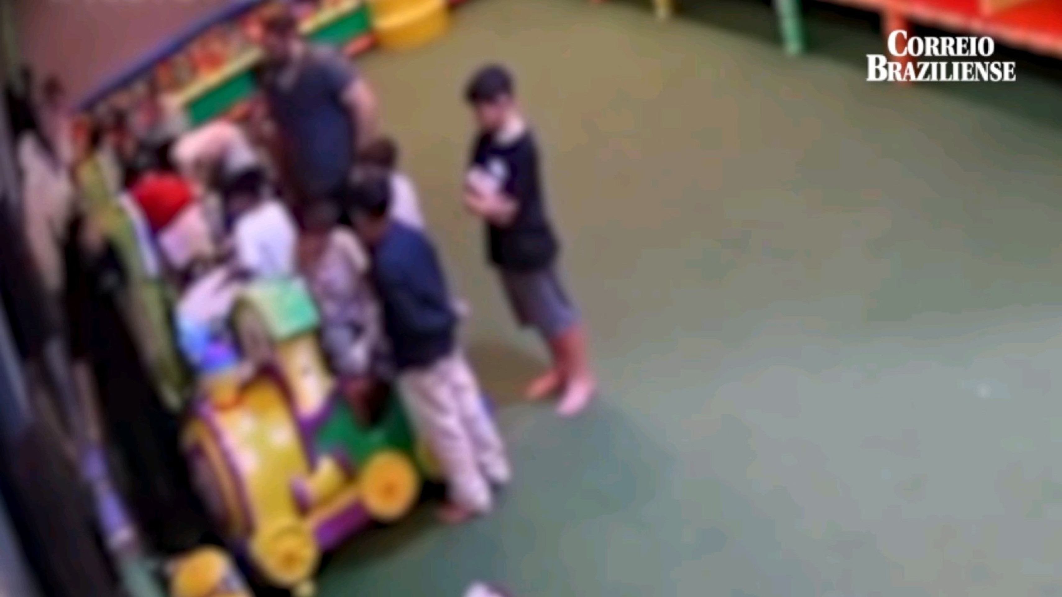 Vídeo: Criança de 6 anos é agredida por homem em brinquedoteca de churrascaria