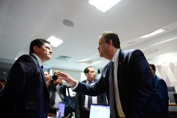 O senador Sergio Moro e o ministro da Previdência, Wolney Queiroz, trocaram acusações de omissão sobre as fraudes no INSS -  (crédito: Saulo Cruz/Agência Senado)