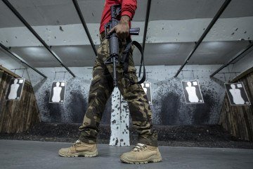Desde 2023, o governo vem atuando para estabelecer algum controle ao derrame de armas pesadas, que até então estavam liberadas -  (crédito: Joédson Alves/Agência Brasil)