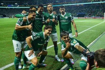 Time palmeirense comemora, cheio de estilo, o gol de Facundo Torres, o segundo do time contra o Bolívar -  (crédito: Foto: Divulgação/Conmebol)