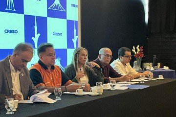 Em reunião, Celina Leão foi cobrada por melhorias em escolas públicas do DF. -  (crédito: Bruna Pauxis/CB)