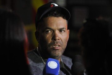 Primo de motociclista morto em acidente na Fercal reconheceu familiar por publicação no Facebook
- (crédito: Minervino ) Primo de motociclista morto em acidente na Fercal reconheceu familiar por publicação no Facebook
- (crédito: Minervino )