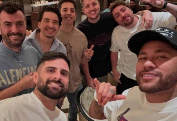 Instagram @neymarjr