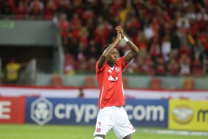 VITÃ?O - Comandou o sistema defensivo do Inter e fez uma boa apresentaÃ§Ã£o. NOTA 7,5 - Foto: Ricardo Duarte/Internacional