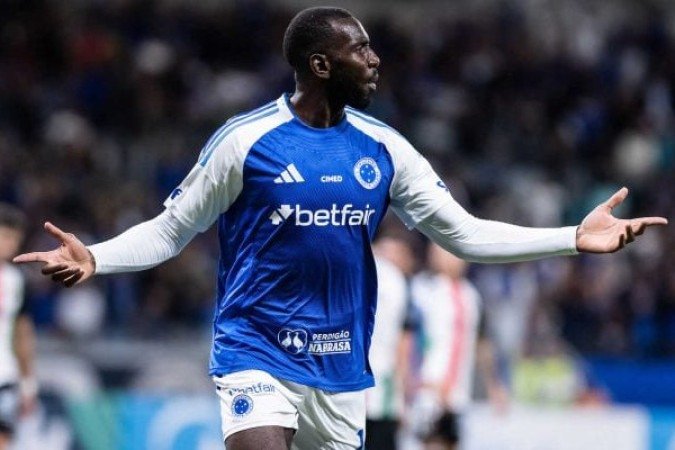 BOLASIE -  Substituiu Lautaro e foi muito melhor do que o titular (afinal é um 9 clássico, o que Lautaro não é). Deu trabalho à zaga e fez um gol de oportunismo. NOTA 7,0