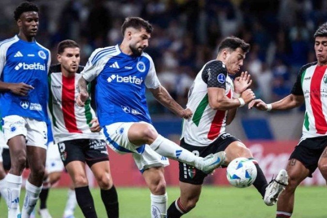 PALESTINO – O time fez um jogo convincente, apareceu no ataque, abriu o placar e segurou o Cruzeiro quase até o apito final, perdendo o jogo nos minutos finais. Aránguiz foi seu jogador mais eficaz. NOTA: 5,5. Foto:  Gustavo Aleixo/Cruzeiro