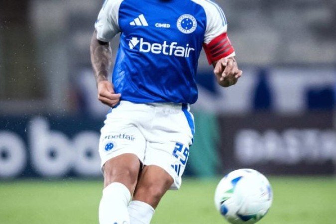 LUCAS ROMERO - Começou fazendo boa distribuição de jogo e um passe excepcional para Kenji perder grande chance. Saiu no intervalo. Outro titular que foi poupado ao sair no intervalo. NOTA 6,0. Foto:  Gustavo Aleixo/Cruzeiro