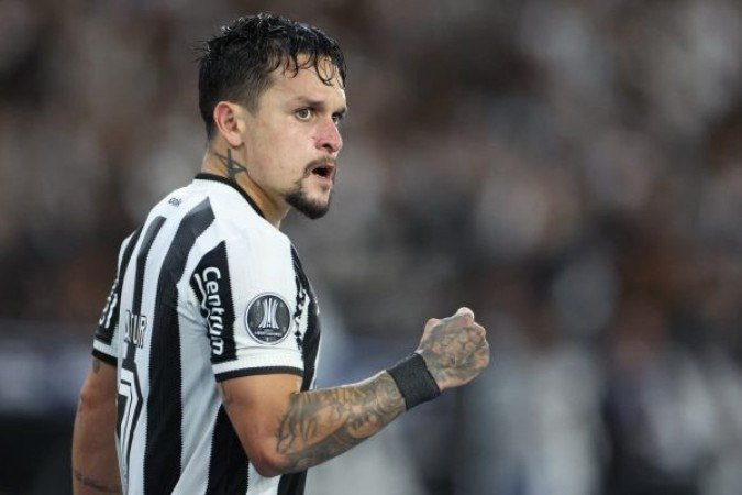 Artur deu uma assistência e fez um gol na vitória do Botafogo -  (crédito: Foto: Vitor Silva/Botafogo)
