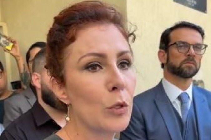 Zambelli foi condenada a 10 anos de prisão por invasão aos sistemas do CNJ - (crédito: Reprodução/ @carla.zambelli) Zambelli foi condenada a 10 anos de prisão por invasão aos sistemas do CNJ - (crédito: Reprodução/ @carla.zambelli)