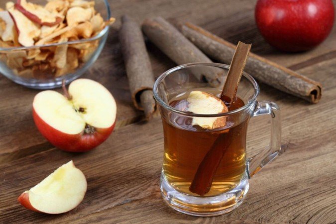 Chá de maçã com canela (Imagem: iva | Shutterstock) - (crédito: EdiCase) Chá de maçã com canela (Imagem: iva | Shutterstock) - (crédito: EdiCase)