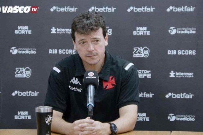 Fernando Diniz se apresenta como novo técnico do Vasco da Gama para a sequência da temporada - (crédito: Foto: Reprodução / Vasco TV) Fernando Diniz se apresenta como novo técnico do Vasco da Gama para a sequência da temporada - (crédito: Foto: Reprodução / Vasco TV)