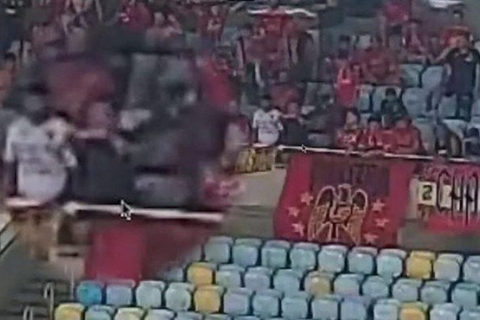 Torcedor do Unión Española é preso por causa de ato racista contra torcida do Fluminense -  (crédito: Foto: Reprodução)